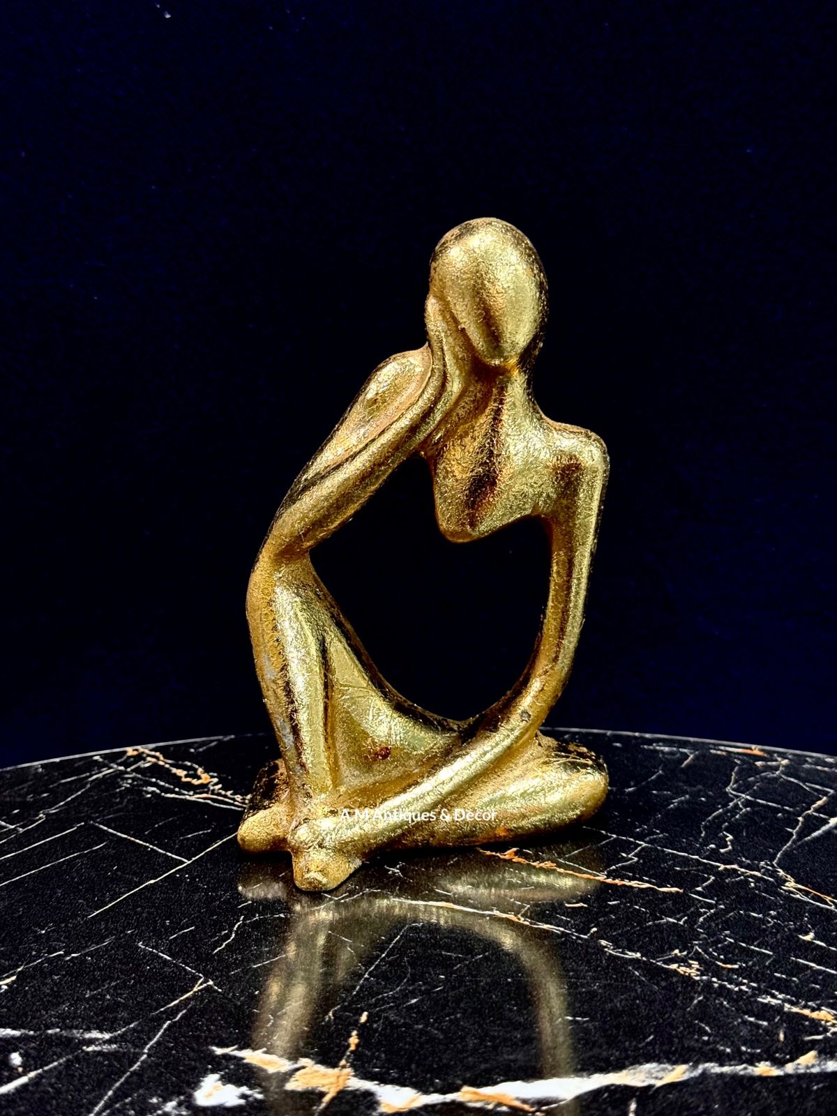 Thinking Gold Table Decor