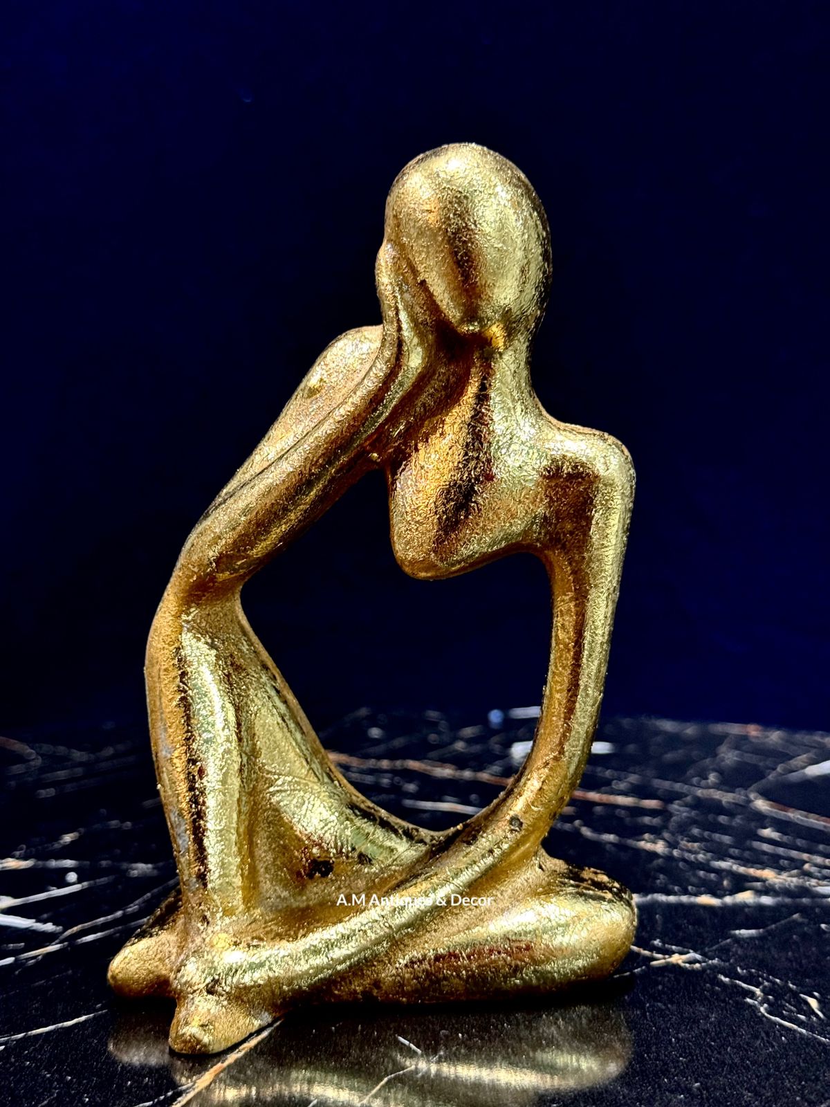 Thinking Gold Table Decor